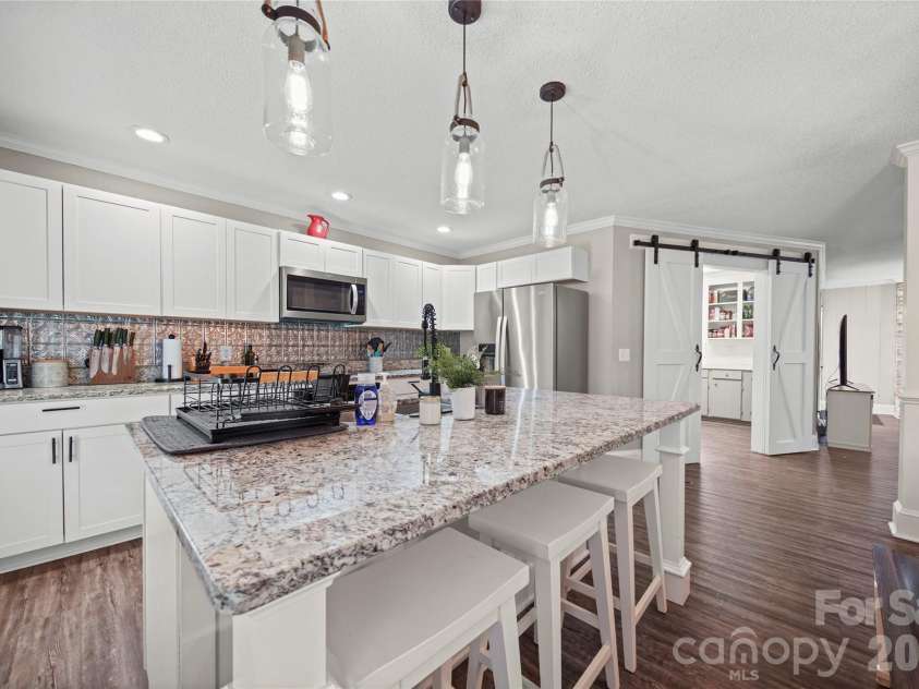 1650 Forest Lake Drive, Rock Hill, SC 29732.  MLS# CAR4384321, YatesRealty ID 26899. 