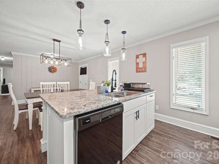 1650 Forest Lake Drive, Rock Hill, SC 29732.  MLS# CAR4384321, YatesRealty ID 26899. 