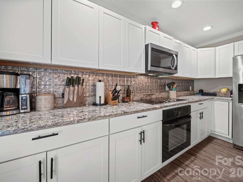 1650 Forest Lake Drive, Rock Hill, SC 29732.  MLS# CAR4384321, YatesRealty ID 26899. 
