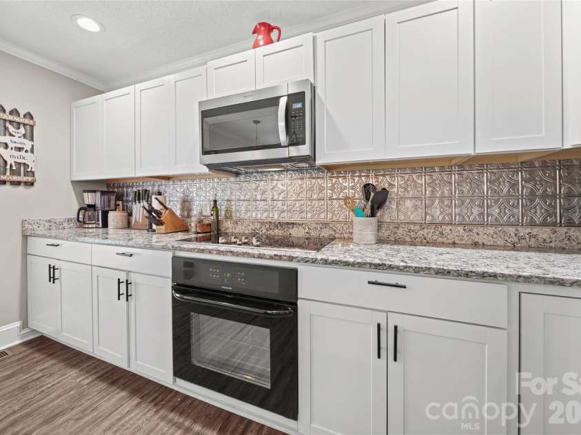 1650 Forest Lake Drive, Rock Hill, SC 29732.  MLS# CAR4384321, YatesRealty ID 26899. 
