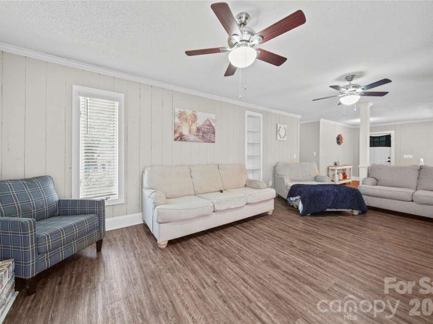 1650 Forest Lake Drive, Rock Hill, SC 29732.  MLS# CAR4384321, YatesRealty ID 26899. 