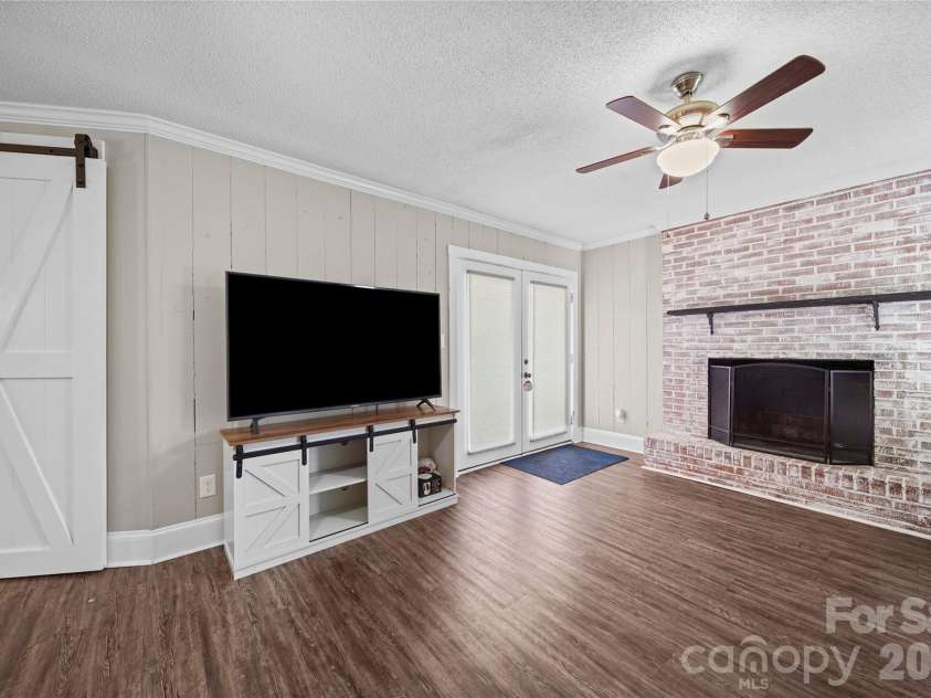 1650 Forest Lake Drive, Rock Hill, SC 29732.  MLS# CAR4384321, YatesRealty ID 26899. 