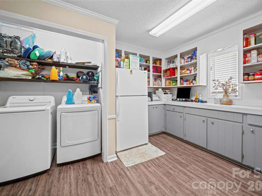 1650 Forest Lake Drive, Rock Hill, SC 29732.  MLS# CAR4384321, YatesRealty ID 26899. 