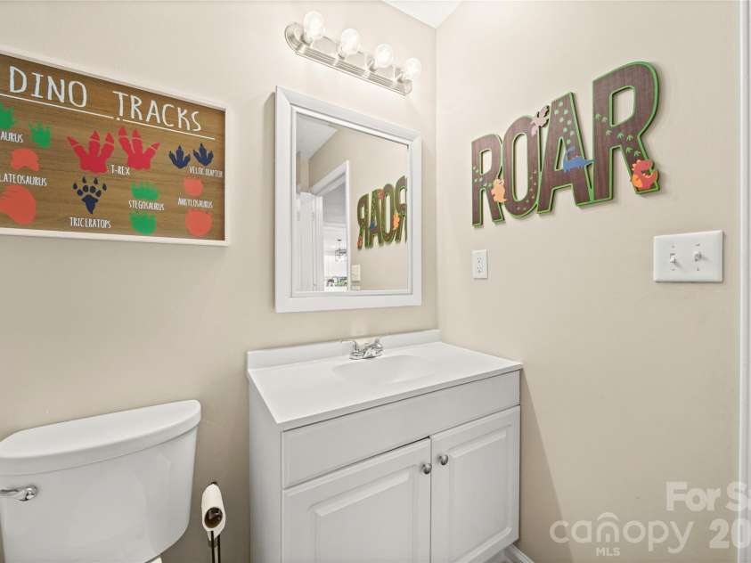1650 Forest Lake Drive, Rock Hill, SC 29732.  MLS# CAR4384321, YatesRealty ID 26899. 