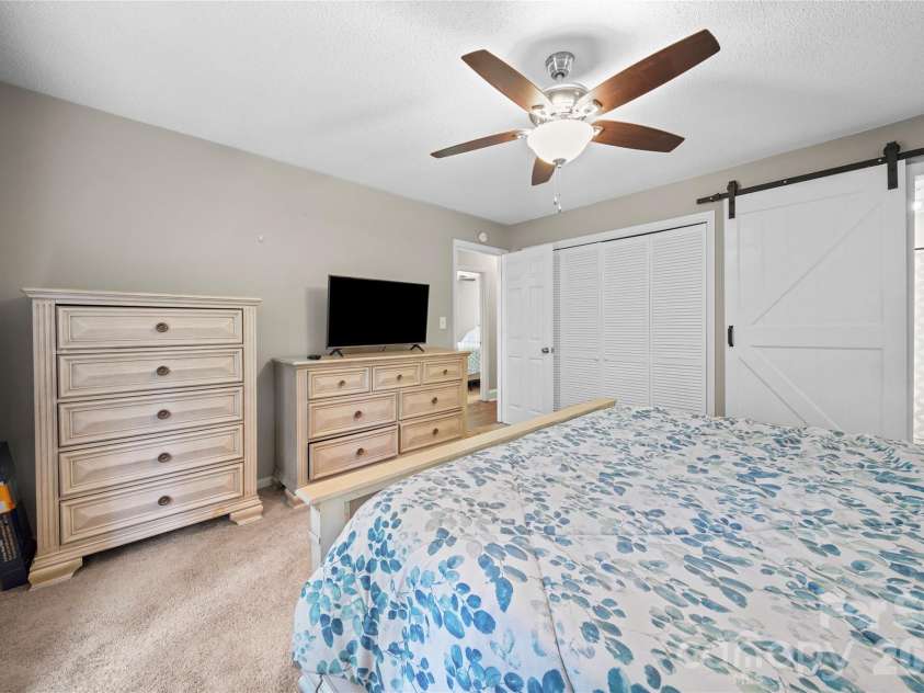 1650 Forest Lake Drive, Rock Hill, SC 29732.  MLS# CAR4384321, YatesRealty ID 26899. 
