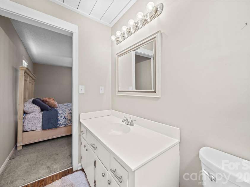 1650 Forest Lake Drive, Rock Hill, SC 29732.  MLS# CAR4384321, YatesRealty ID 26899. 