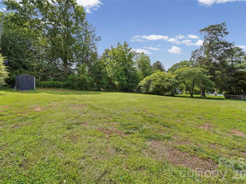 1650 Forest Lake Drive, Rock Hill, SC 29732.  MLS# CAR4384321, YatesRealty ID 26899. 