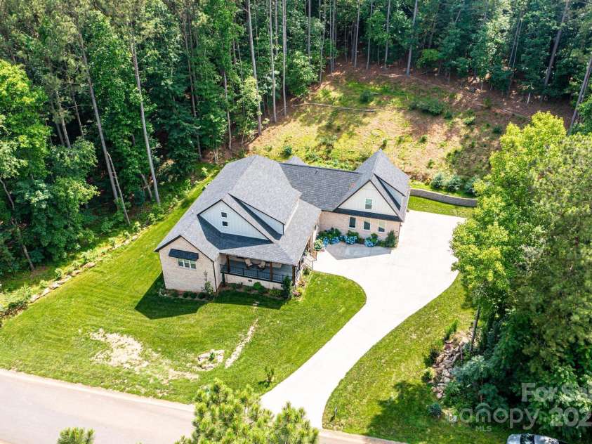 100 White Fawn Circle, Granite Falls, NC 28630.  MLS# CAR4200068, YatesRealty ID 269. 