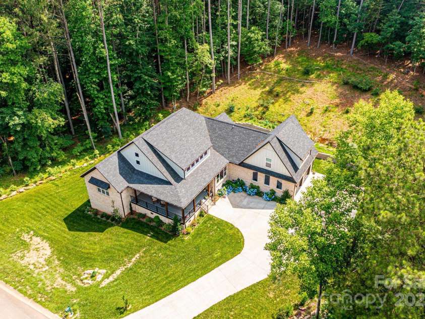 100 White Fawn Circle, Granite Falls, NC 28630.  MLS# CAR4200068, YatesRealty ID 269. 