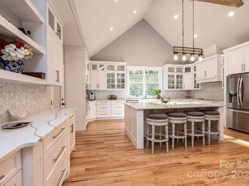 100 White Fawn Circle, Granite Falls, NC 28630.  MLS# CAR4200068, YatesRealty ID 269. 