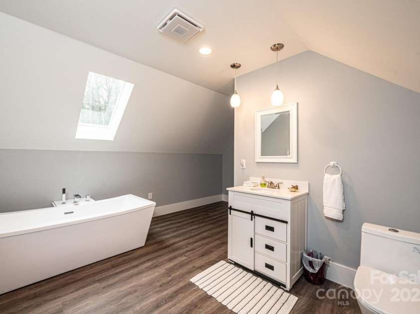 100 White Fawn Circle, Granite Falls, NC 28630.  MLS# CAR4200068, YatesRealty ID 269. 