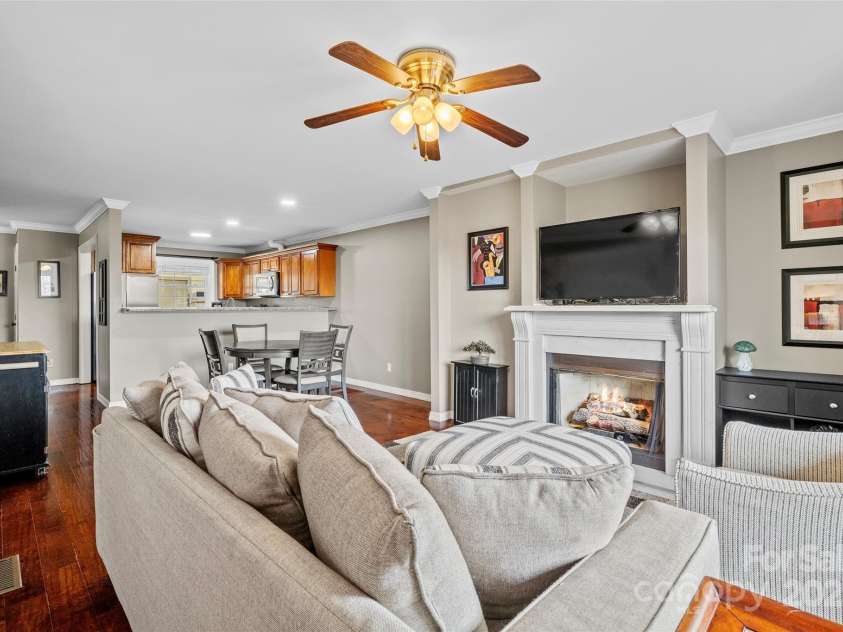 41 Rotunda Circle, Asheville, NC 28806.  MLS# CAR4225477, YatesRealty ID 269. 