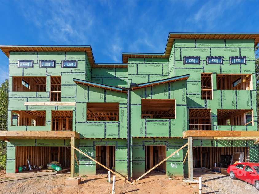611 Storybook Villas Trail, Asheville, NC 28804.  MLS# CAR4325306, YatesRealty ID 2690. Front exterior of building 18