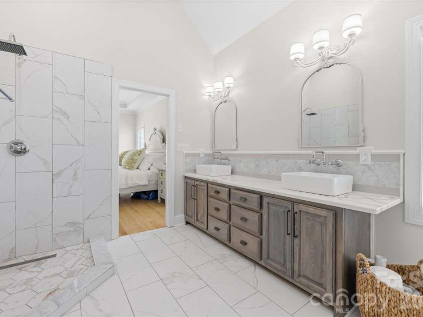2015 Pierson Drive, Lancaster, SC 29720.  MLS# CAR4386395, YatesRealty ID 26900. 