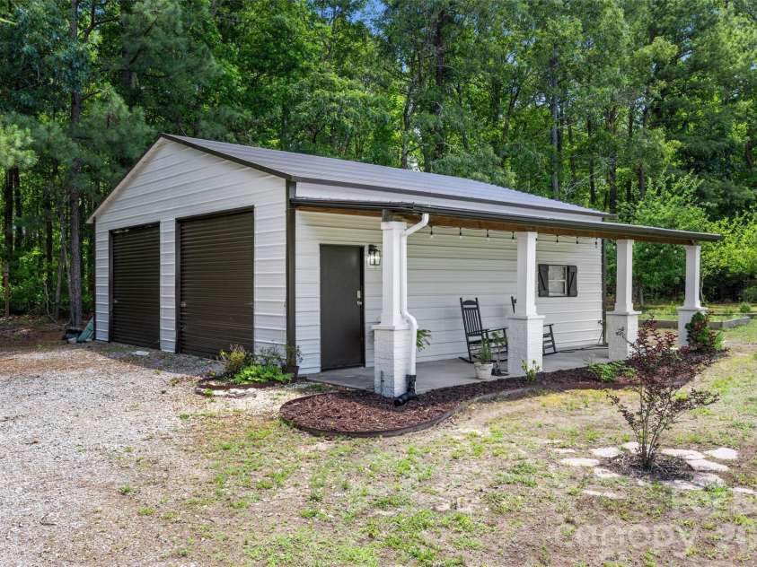 2015 Pierson Drive, Lancaster, SC 29720.  MLS# CAR4386395, YatesRealty ID 26900. 