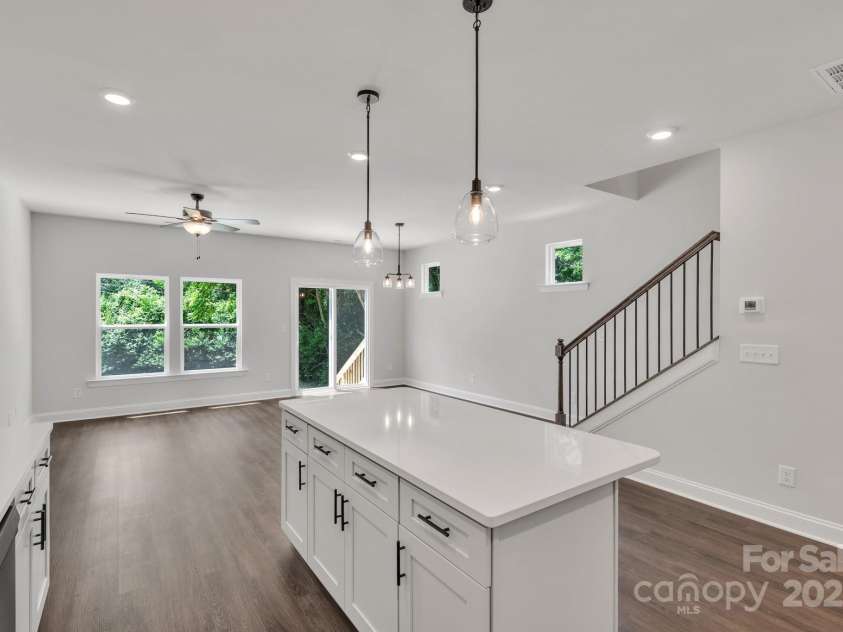 511 Greenwood Drive, Charlotte, NC 28217.  MLS# CAR4279866, YatesRealty ID 26903. 