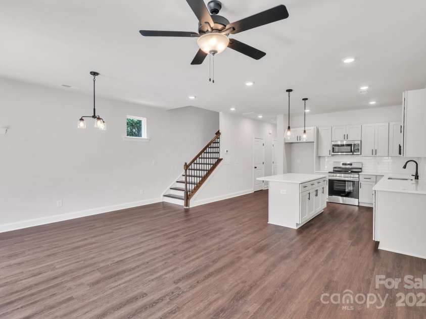 511 Greenwood Drive, Charlotte, NC 28217.  MLS# CAR4279866, YatesRealty ID 26903. 