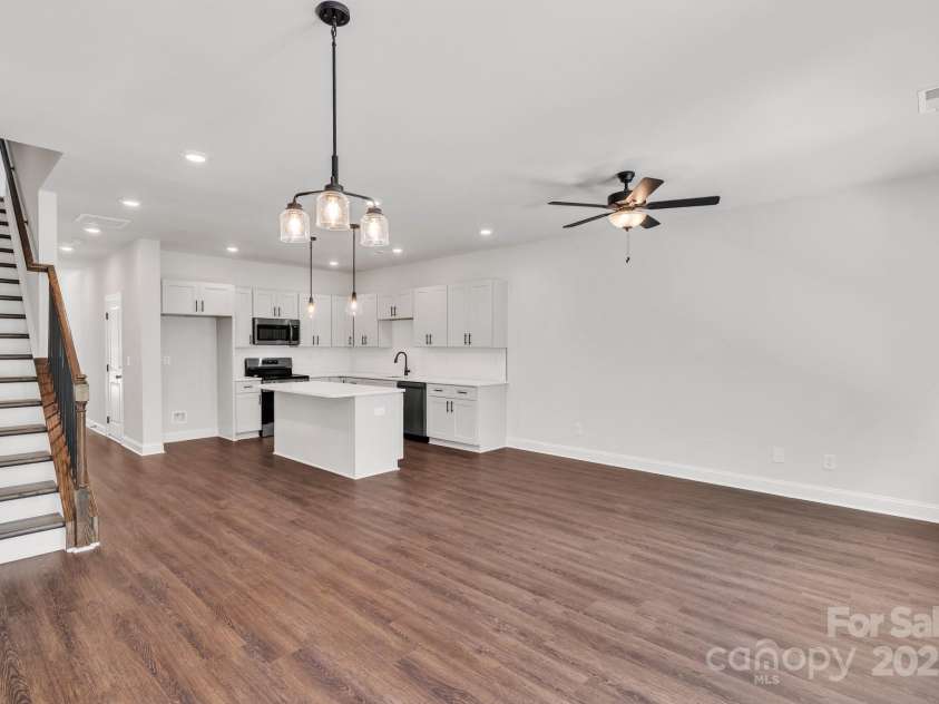 511 Greenwood Drive, Charlotte, NC 28217.  MLS# CAR4279866, YatesRealty ID 26903. 