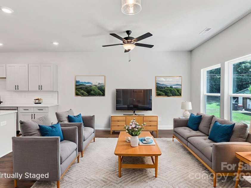 511 Greenwood Drive, Charlotte, NC 28217.  MLS# CAR4279866, YatesRealty ID 26903. 