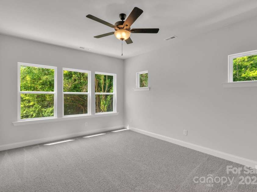 511 Greenwood Drive, Charlotte, NC 28217.  MLS# CAR4279866, YatesRealty ID 26903. 