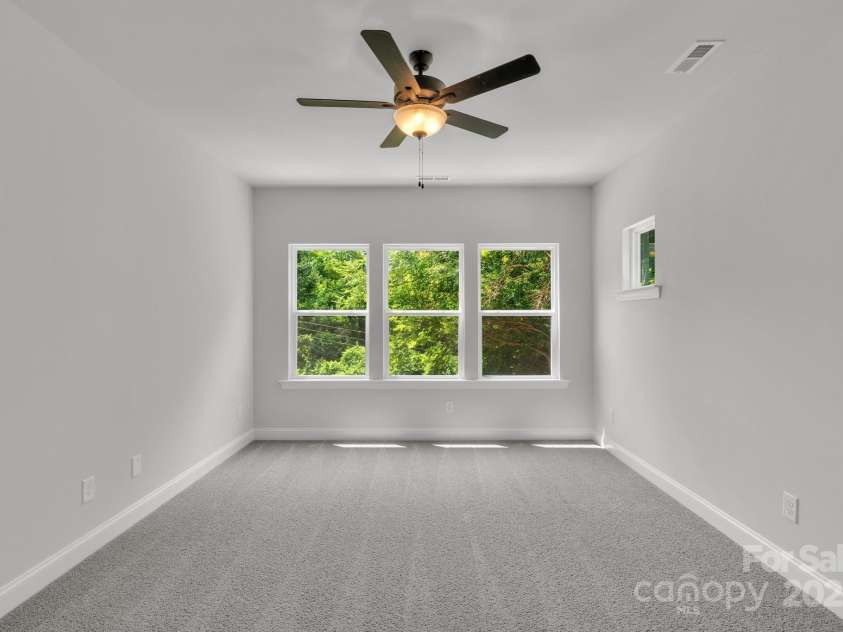 511 Greenwood Drive, Charlotte, NC 28217.  MLS# CAR4279866, YatesRealty ID 26903. 