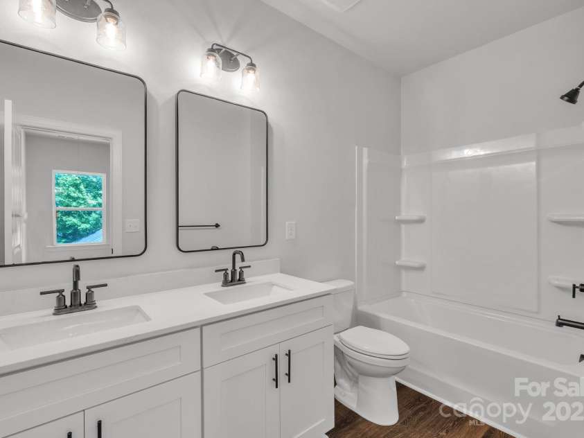 511 Greenwood Drive, Charlotte, NC 28217.  MLS# CAR4279866, YatesRealty ID 26903. 