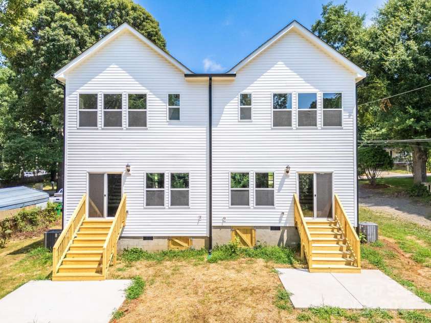 511 Greenwood Drive, Charlotte, NC 28217.  MLS# CAR4279866, YatesRealty ID 26903. 