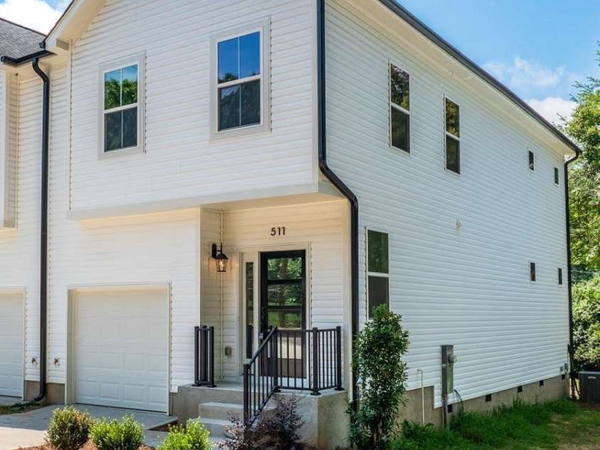 511 Greenwood Drive, Charlotte, NC 28217.  MLS# CAR4279866, YatesRealty ID 26903. 