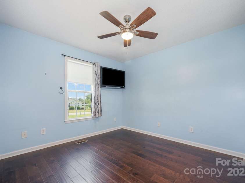 2070 Rocketts Way, Newton, NC 28658.  MLS# CAR4272127, YatesRealty ID 26906. 