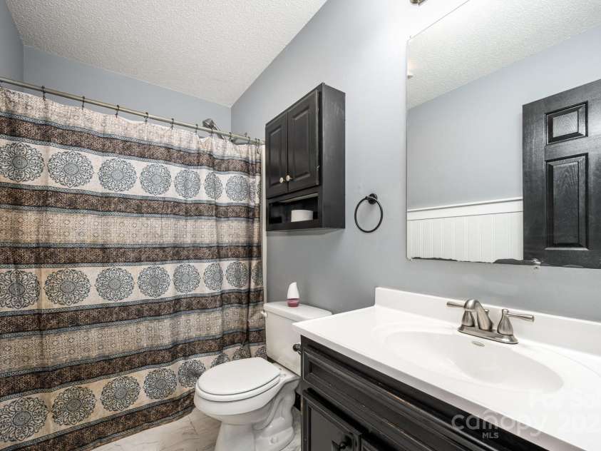 2070 Rocketts Way, Newton, NC 28658.  MLS# CAR4272127, YatesRealty ID 26906. 