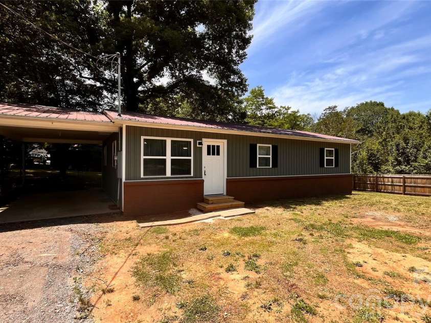 4009 Smokey Creek Road, Lenoir, NC 28645.  MLS# CAR4388094, YatesRealty ID 26906. 
