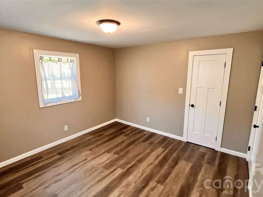 4009 Smokey Creek Road, Lenoir, NC 28645.  MLS# CAR4388094, YatesRealty ID 26906. 
