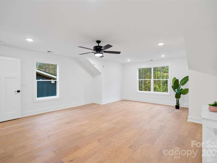 31 Hogans View Circle, Hendersonville, NC 28739.  MLS# CAR4244004, YatesRealty ID 26907. Upstairs 2nd Primary or  Flex Space