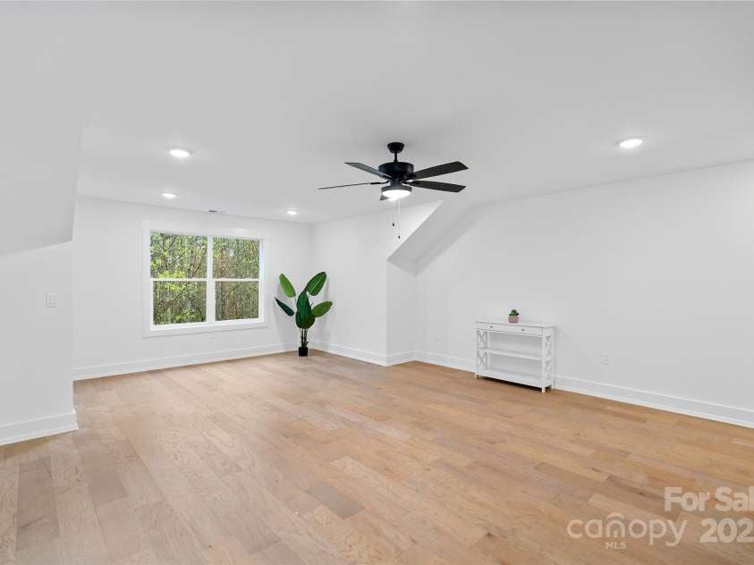 31 Hogans View Circle, Hendersonville, NC 28739.  MLS# CAR4244004, YatesRealty ID 26907. Upstairs 2nd Primary or flex space