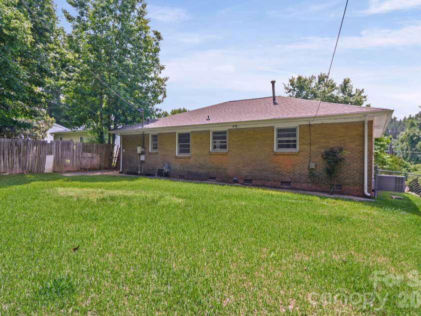 240 Nila Dawn Avenue, Gastonia, NC 28052.  MLS# CAR4387115, YatesRealty ID 26908. 