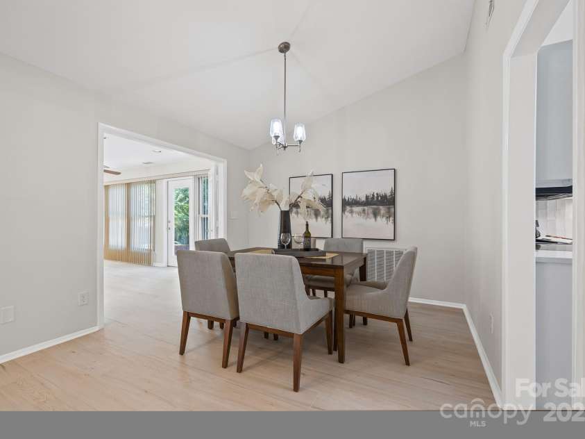 605 Ridgeway Drive, Belmont, NC 28012.  MLS# CAR4282726, YatesRealty ID 26908. 