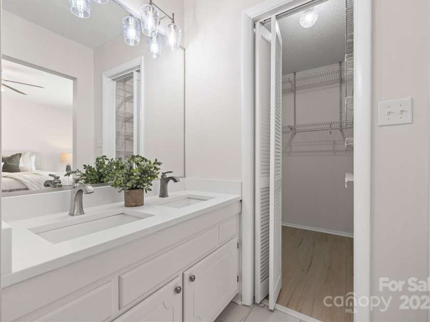 605 Ridgeway Drive, Belmont, NC 28012.  MLS# CAR4282726, YatesRealty ID 26908. 