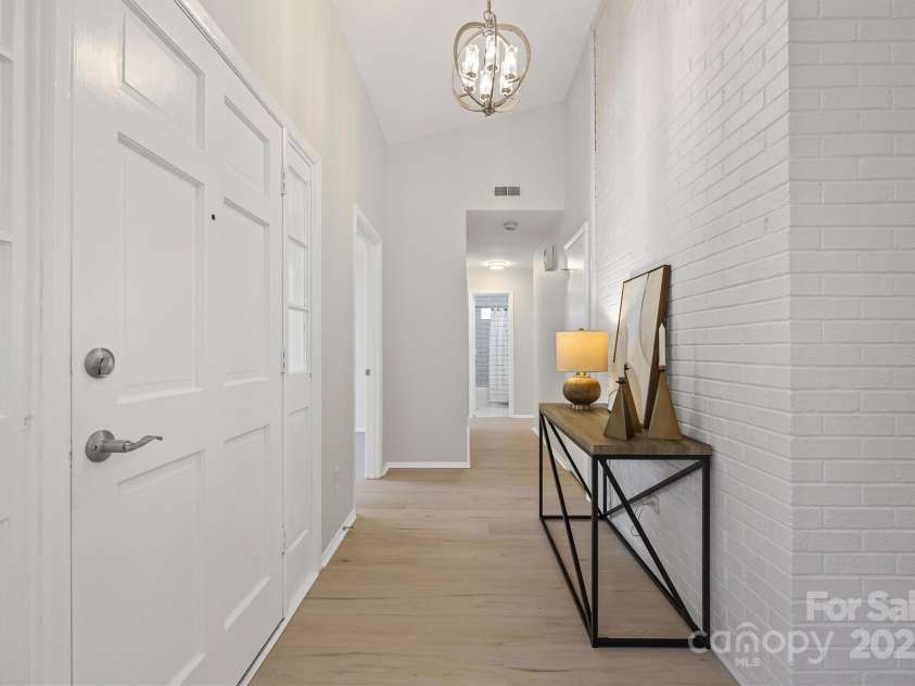 605 Ridgeway Drive, Belmont, NC 28012.  MLS# CAR4282726, YatesRealty ID 26908. 