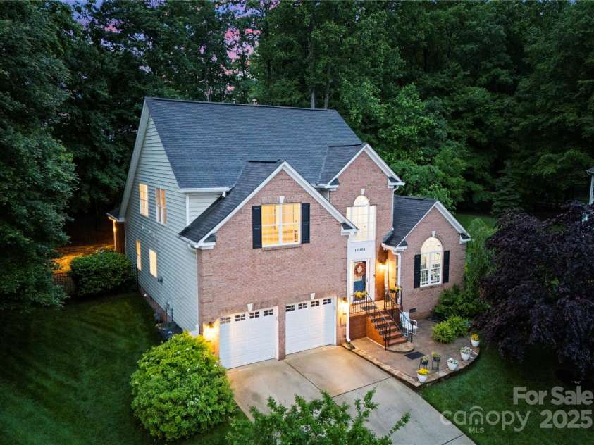 15301 Marsh Field Court, Huntersville, NC 28078.  MLS# CAR4258409, YatesRealty ID 26909. 
