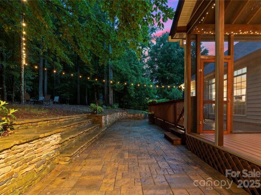15301 Marsh Field Court, Huntersville, NC 28078.  MLS# CAR4258409, YatesRealty ID 26909. 
