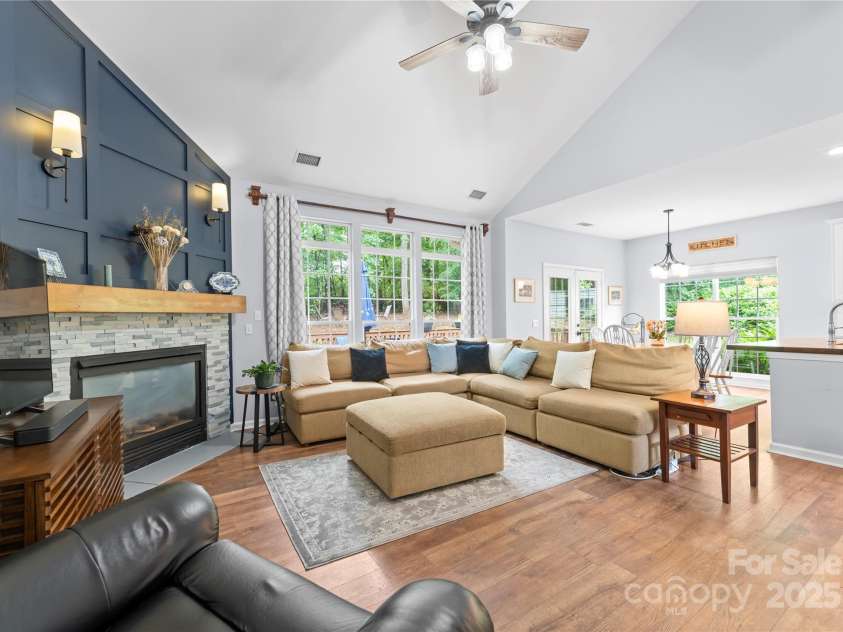 15301 Marsh Field Court, Huntersville, NC 28078.  MLS# CAR4258409, YatesRealty ID 26909. 