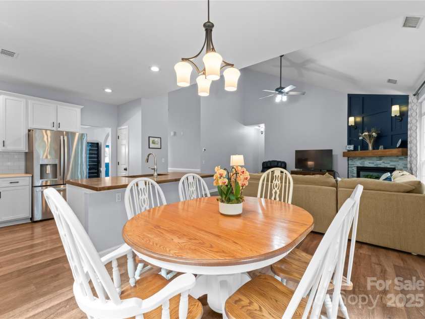 15301 Marsh Field Court, Huntersville, NC 28078.  MLS# CAR4258409, YatesRealty ID 26909. 