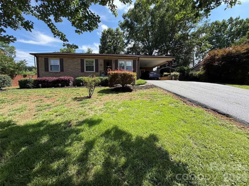 9108 Wilson Heights Avenue, Hildebran, NC 28637.  MLS# CAR4384953, YatesRealty ID 26909. 