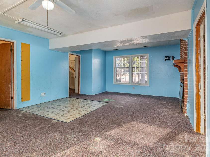 480 Santa Fe Drive, Fayetteville, NC 28303.  MLS# CAR4227354, YatesRealty ID 2691. 