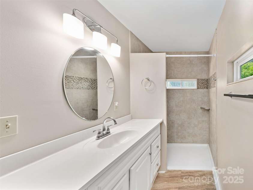 3829 Coxes Creek Road, Burnsville, NC 28714.  MLS# CAR4246043, YatesRealty ID 26911. 