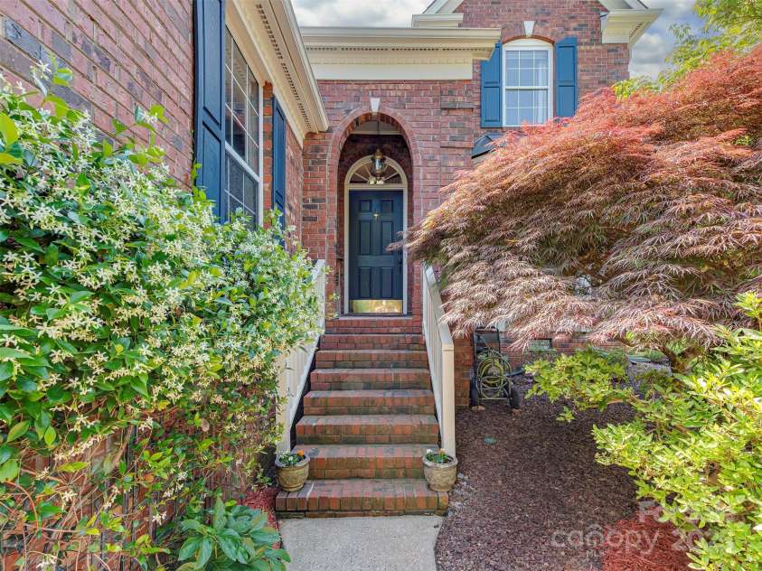 2825 Redfield Drive, Charlotte, NC 28270.  MLS# CAR4253533, YatesRealty ID 26913. 