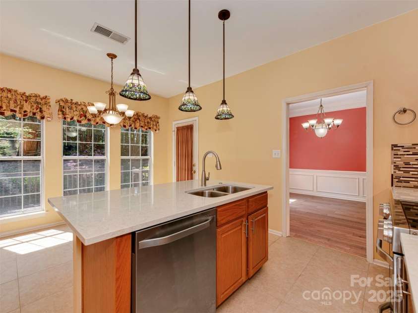 2825 Redfield Drive, Charlotte, NC 28270.  MLS# CAR4253533, YatesRealty ID 26913. 