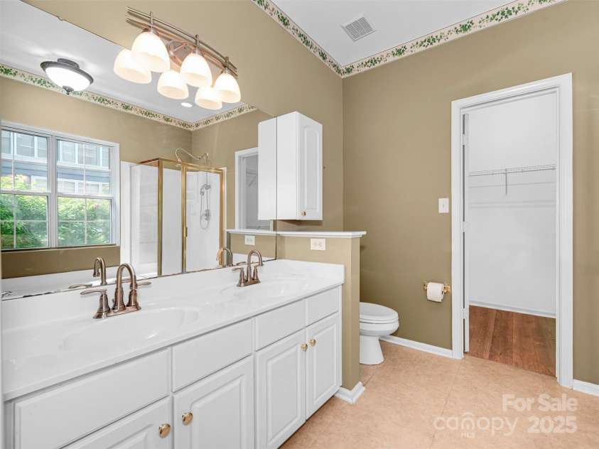 2825 Redfield Drive, Charlotte, NC 28270.  MLS# CAR4253533, YatesRealty ID 26913. 