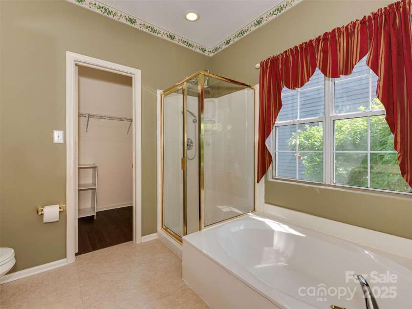 2825 Redfield Drive, Charlotte, NC 28270.  MLS# CAR4253533, YatesRealty ID 26913. 