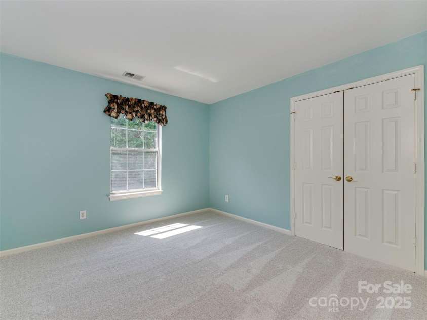 2825 Redfield Drive, Charlotte, NC 28270.  MLS# CAR4253533, YatesRealty ID 26913. 